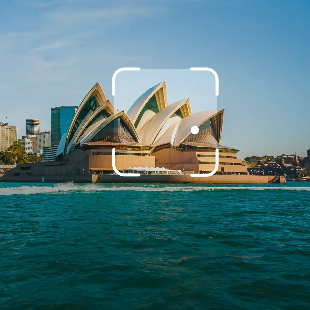 Image of the Sydney Opera House with Google Lens framing around it