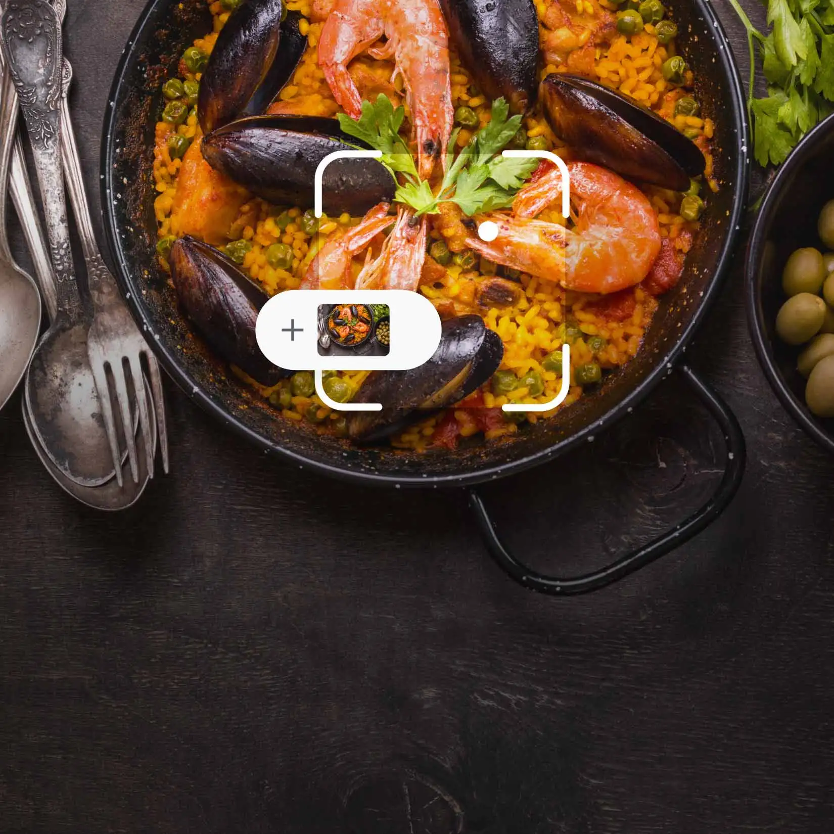 Image of paella with Google Lens framing around it